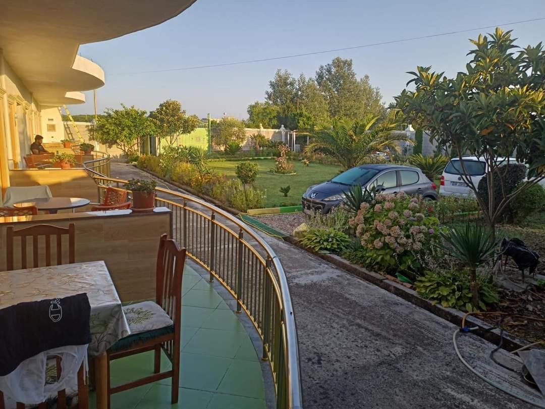 Ponari Apartments Rrotull Екстериор снимка