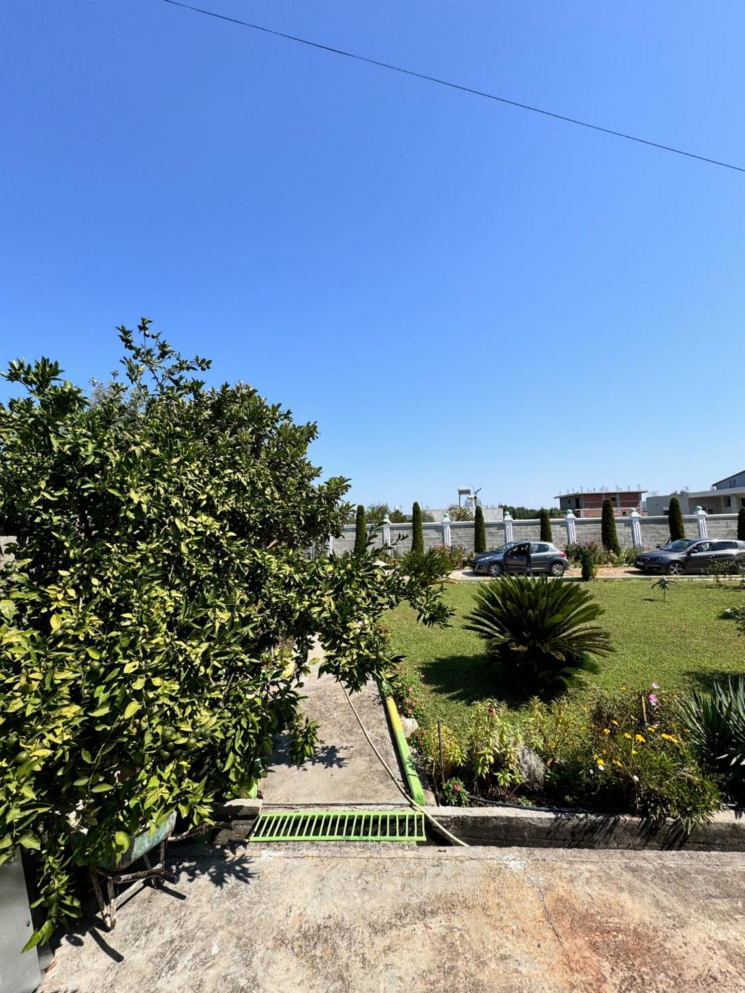 Ponari Apartments Rrotull Екстериор снимка